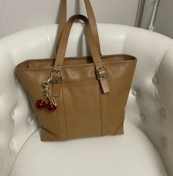 Coach Handbags - Vintage Coach Hampton Large Carryall Tote Bag, Style 5143 Gorgeous Tan Leather